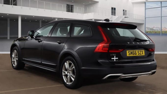 2025 Volvo V90 Cross Country