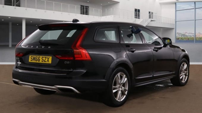 2025 Volvo V90 Cross Country