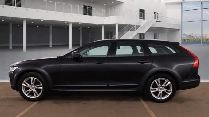 2025 Volvo V90 Cross Country