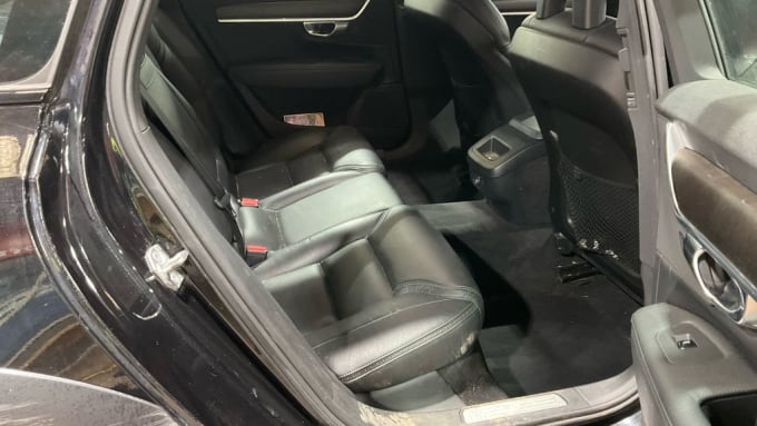 2025 Volvo V90 Cross Country