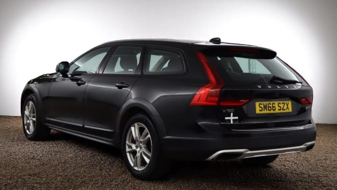2025 Volvo V90 Cross Country