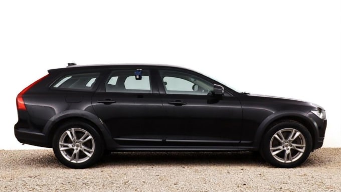 2025 Volvo V90 Cross Country