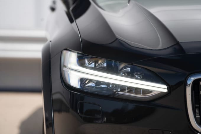 2025 Volvo V90 Cross Country