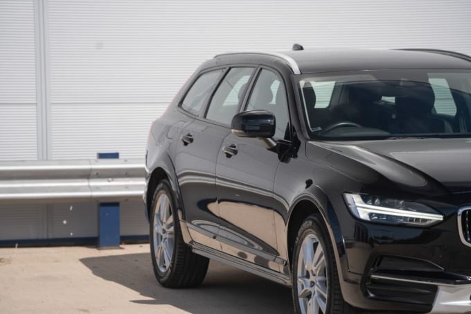 2025 Volvo V90 Cross Country