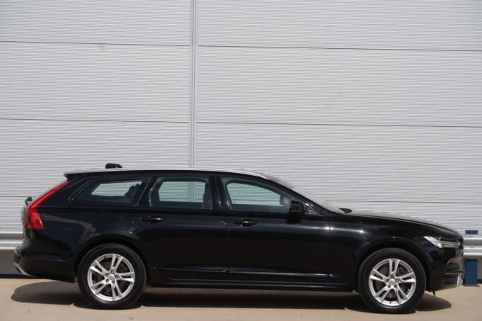 2025 Volvo V90 Cross Country