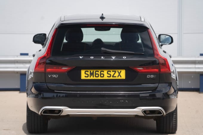 2025 Volvo V90 Cross Country