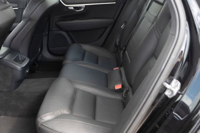 2025 Volvo V90 Cross Country