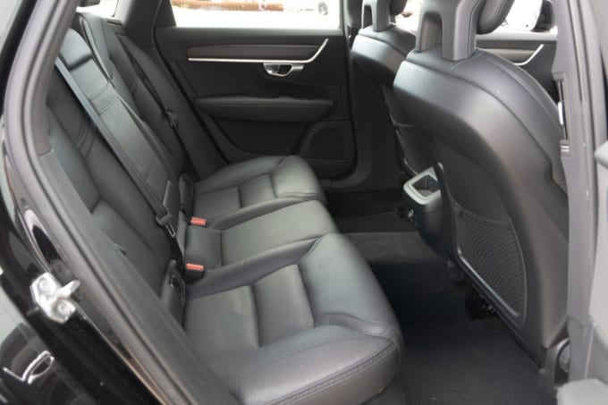 2025 Volvo V90 Cross Country