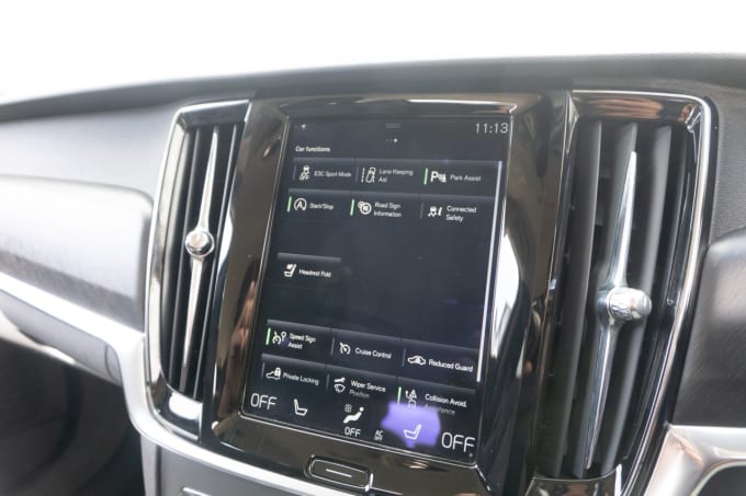 2025 Volvo V90 Cross Country
