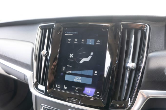 2025 Volvo V90 Cross Country