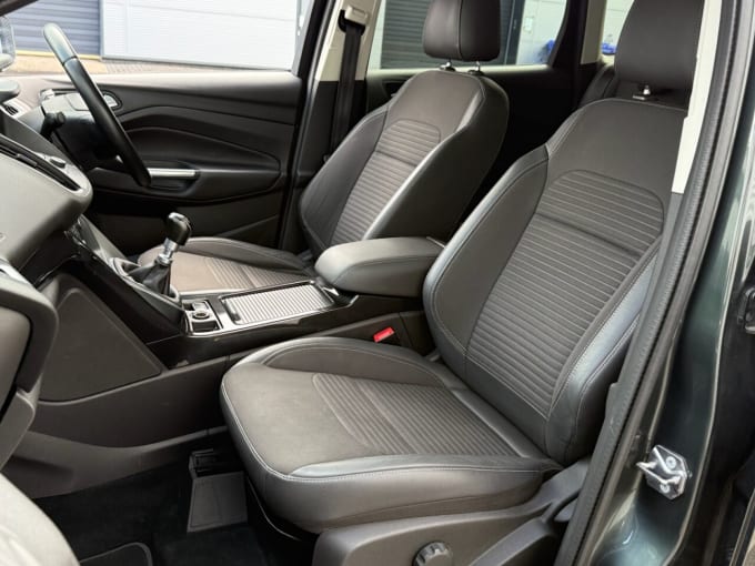 2025 Ford Kuga