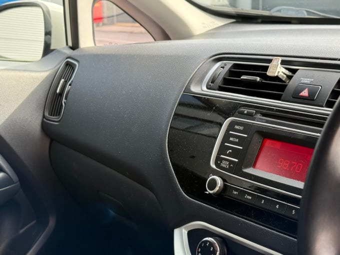 2025 Kia Rio