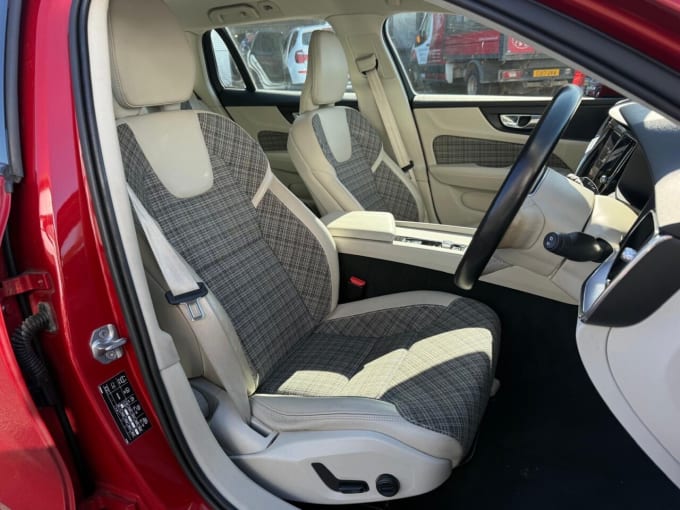 2025 Volvo V60