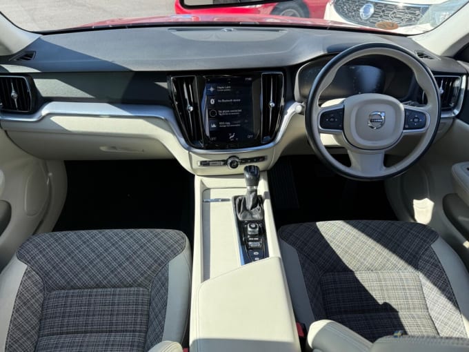 2025 Volvo V60