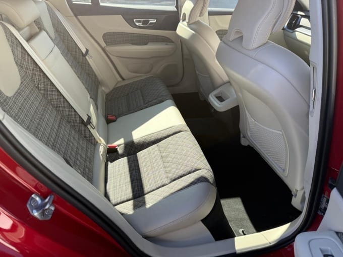 2025 Volvo V60