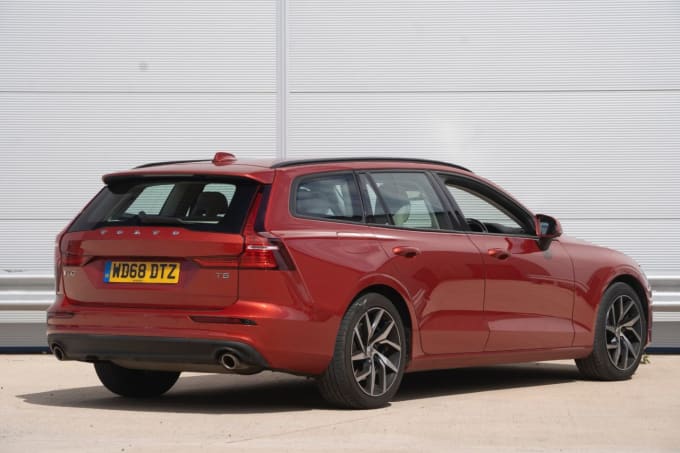 2025 Volvo V60