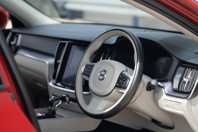 2025 Volvo V60