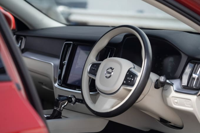 2025 Volvo V60