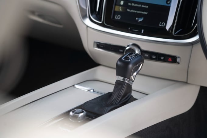 2025 Volvo V60
