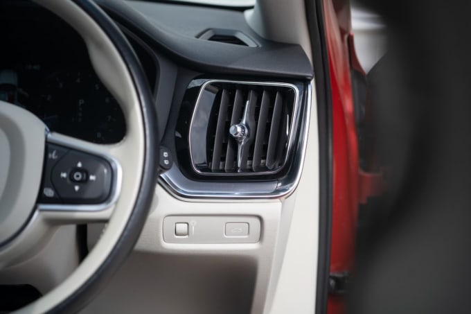 2025 Volvo V60