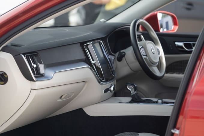 2025 Volvo V60