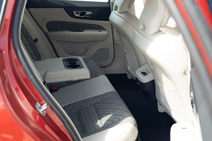 2025 Volvo V60