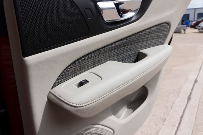 2025 Volvo V60