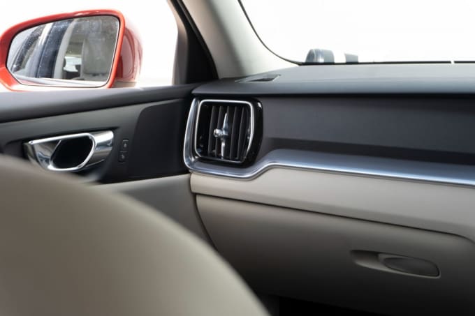2025 Volvo V60