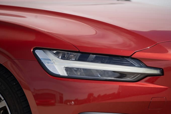 2025 Volvo V60
