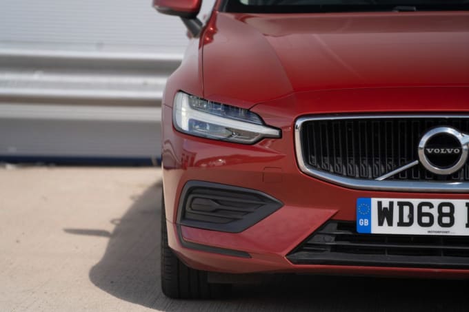 2025 Volvo V60