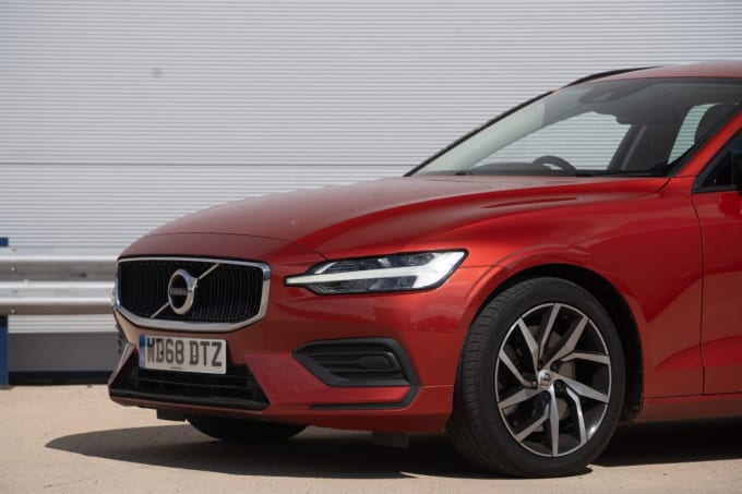 2025 Volvo V60