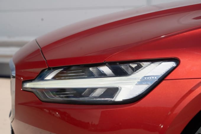 2025 Volvo V60