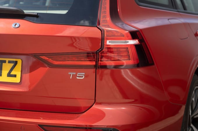 2025 Volvo V60