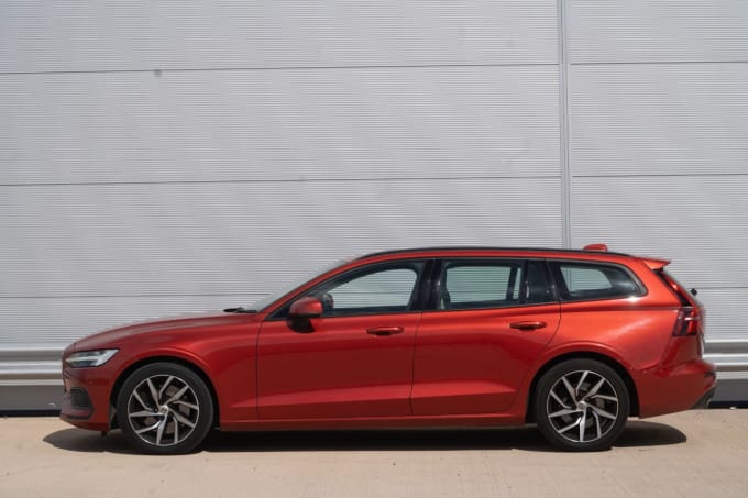 2025 Volvo V60