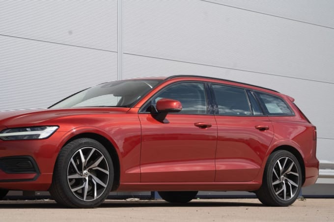 2025 Volvo V60