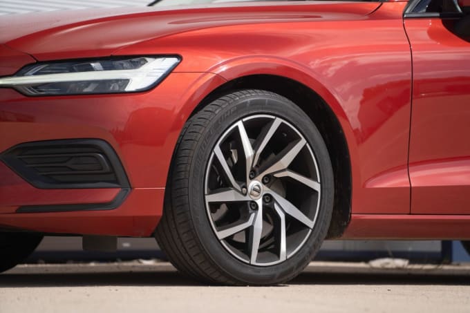 2025 Volvo V60