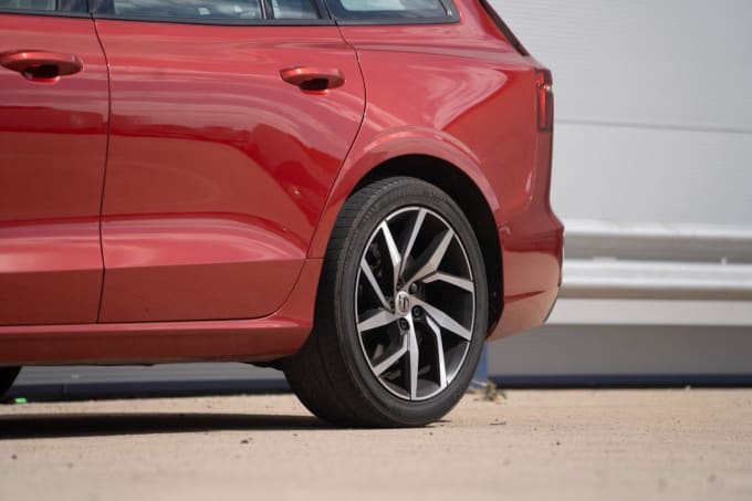 2025 Volvo V60