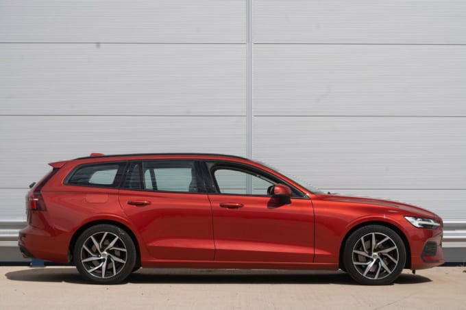 2025 Volvo V60