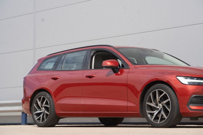 2025 Volvo V60