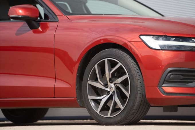 2025 Volvo V60