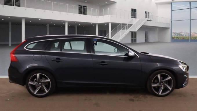 2025 Volvo V60