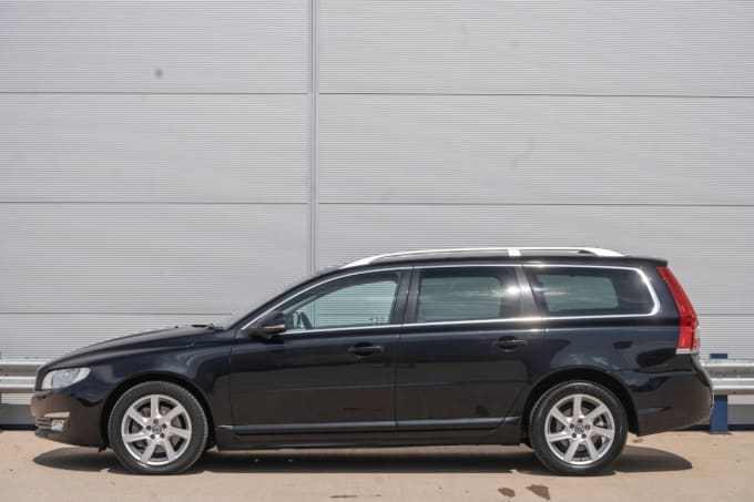 2025 Volvo V70