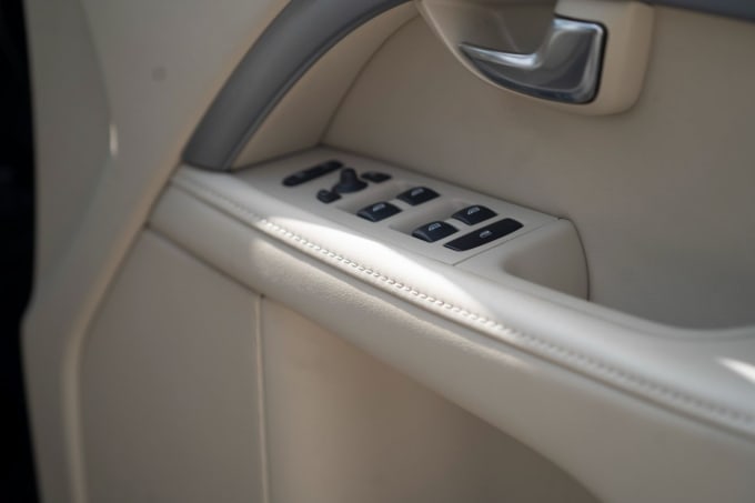 2025 Volvo V70
