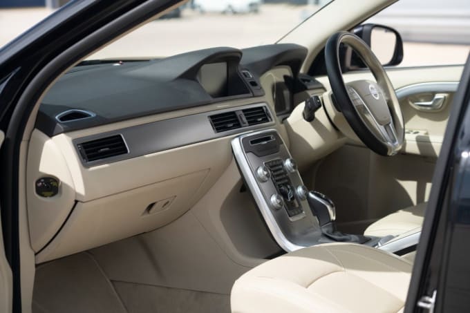 2025 Volvo V70
