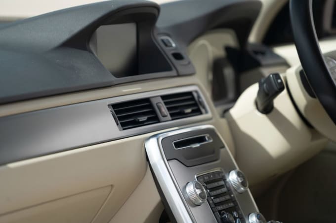 2025 Volvo V70