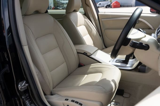 2025 Volvo V70