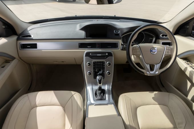 2025 Volvo V70