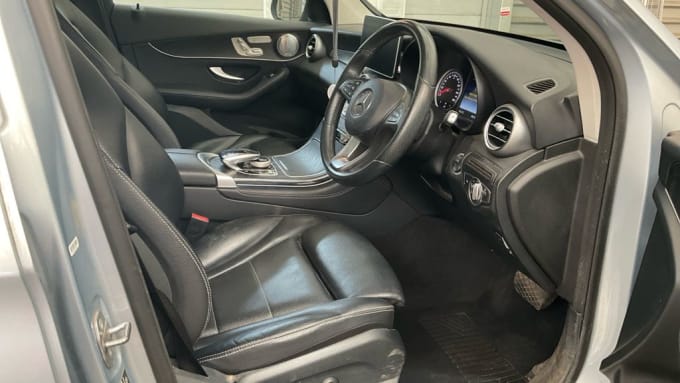 2025 Mercedes-benz Glc