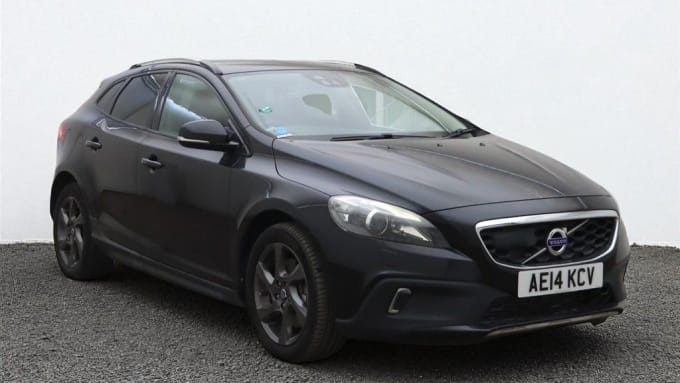 2025 Volvo V40 Cross Country