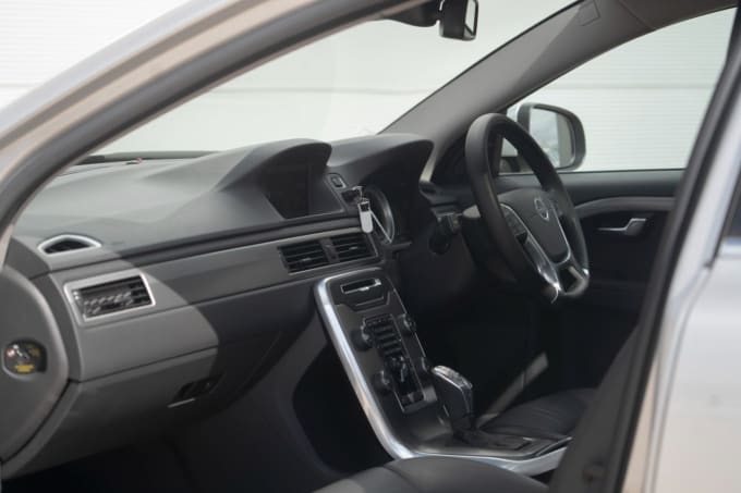 2025 Volvo V70